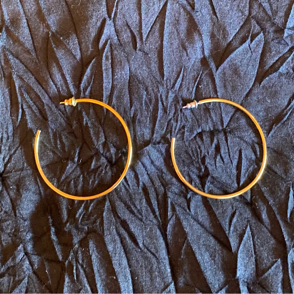 Earrings Hoop Gold Tone